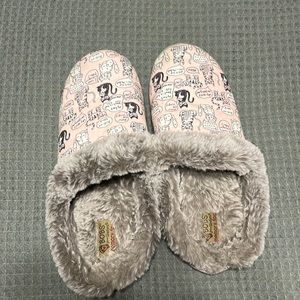 Women’s size 8 slippers